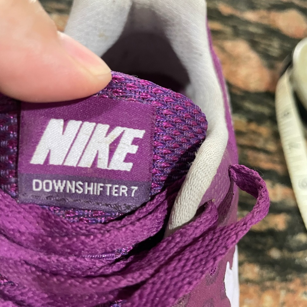 Nike light weight sneakers. Size 4.5 Uk (23cms). Condition 10/10 - Picture 4 of 6